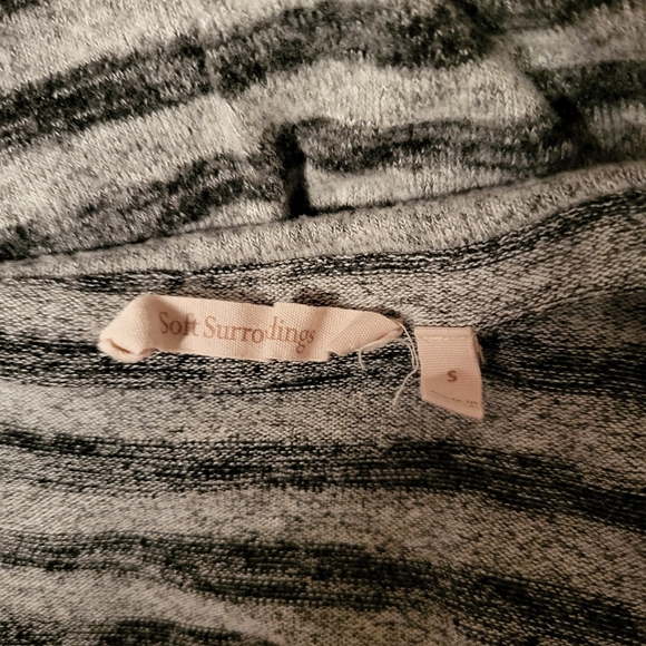 Soft Surroundings Top Small Gray Striped Layered - Picture 4 of 4